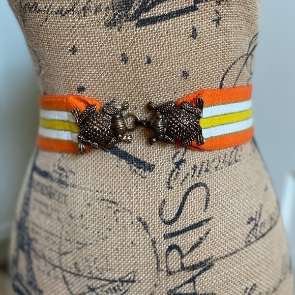 Vintage Statement Brass-tone Double Frog Hook Closure Stretch Waist Belt Small